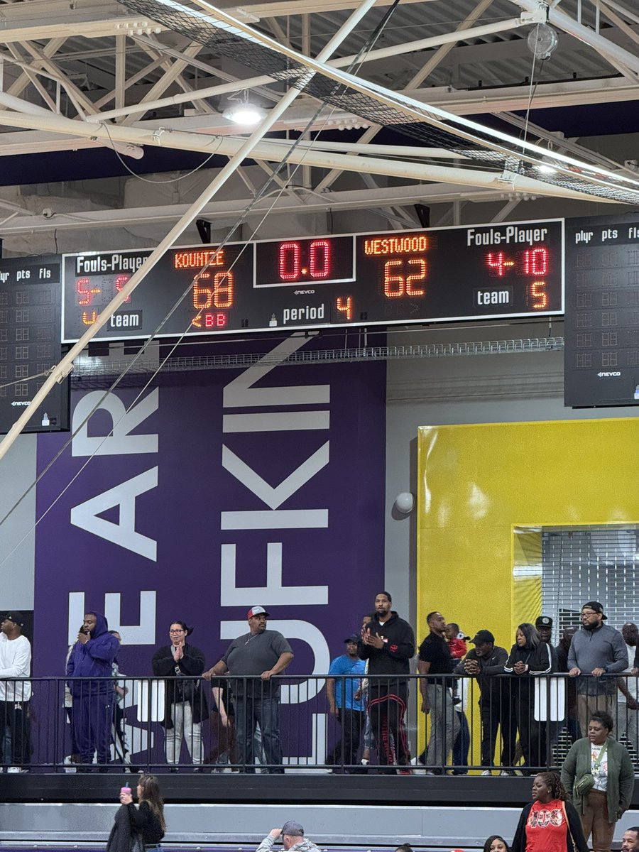 Your lions are headed to the Regional Finals with a 68-62 over Westwood. 
Leading scorers 
<a href="/MasonD_4/">Mason donald</a> with 19p
<a href="/409_zacc/">Zac</a> with 18p 
<a href="/HunterCourts3/">Hunter Courts</a> with 15p
<a href="/CLowe2027/">Cordell Lowe</a> with 8p 
<a href="/rylan_smart/">Rylan Smart</a> with 8p 

Great team win! We love the K!