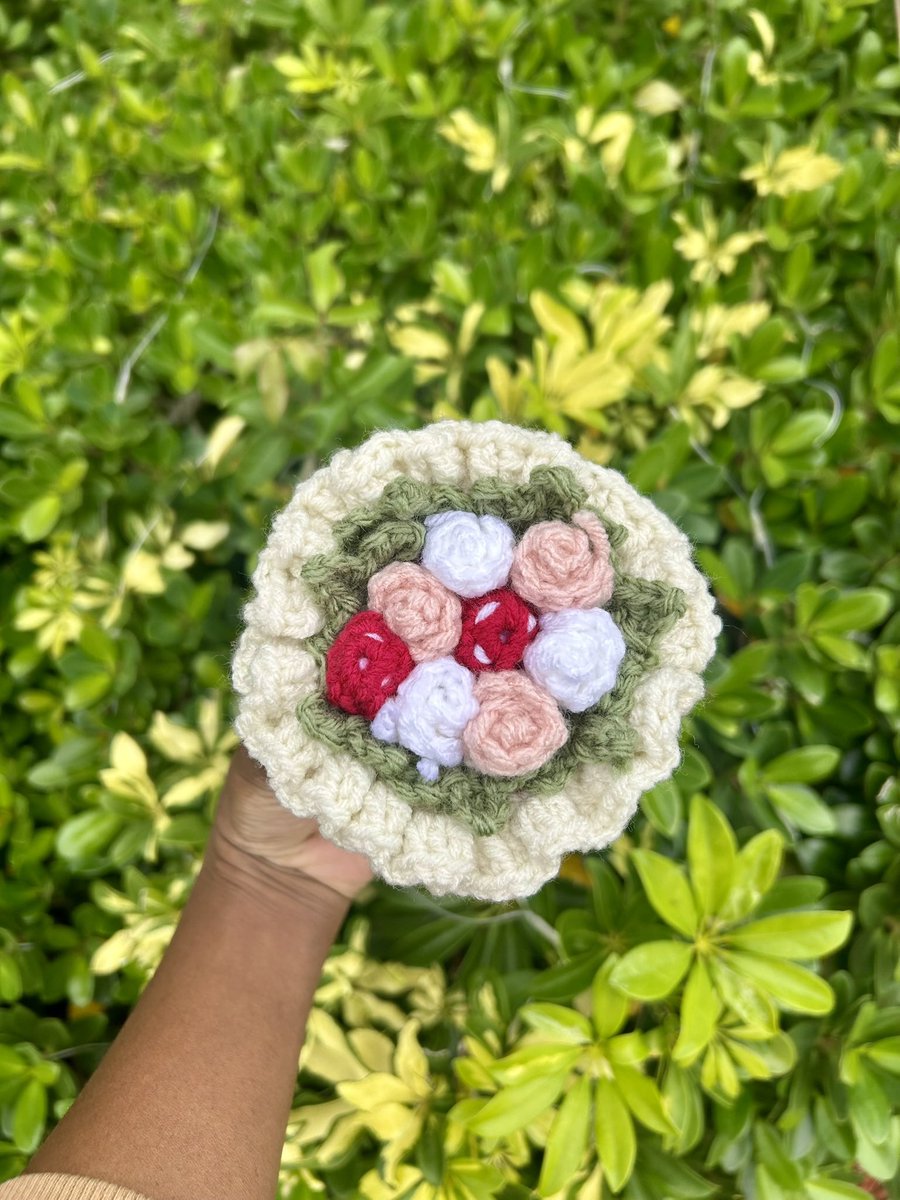 thesophgoddess's tweet photo. crochet bouquet 💐 https://t.co/MrgqDrWeSz