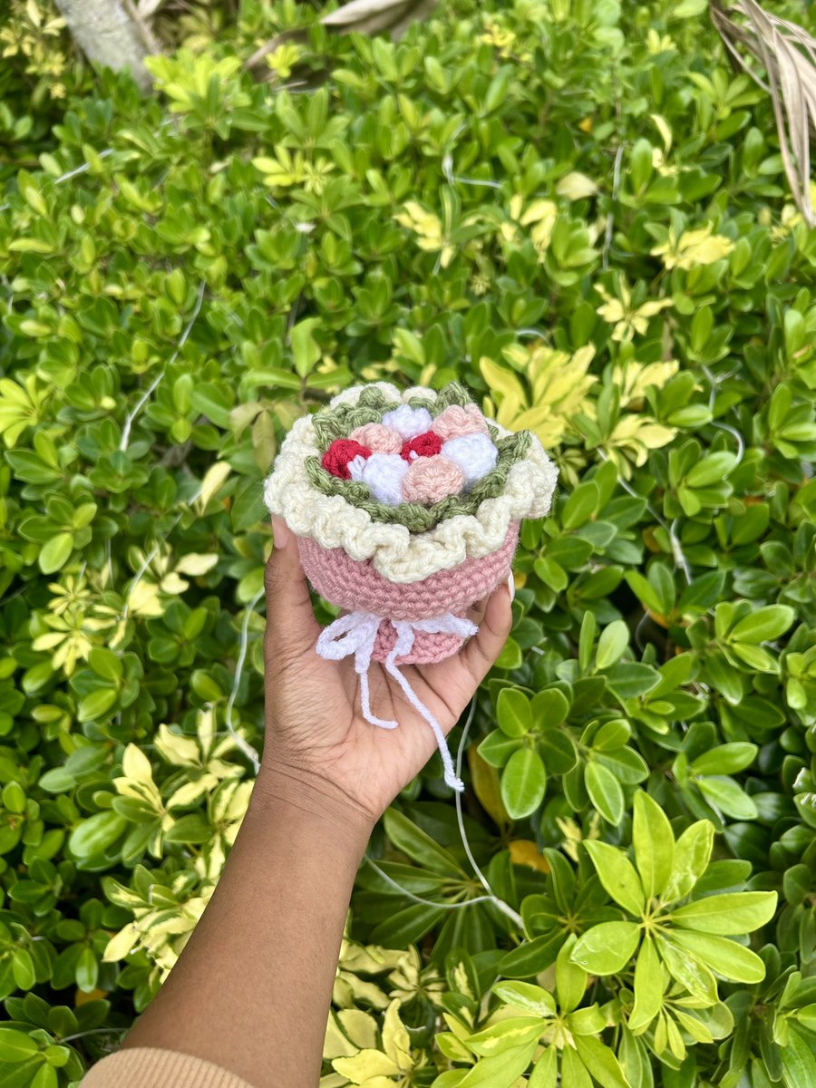 thesophgoddess's tweet photo. crochet bouquet 💐 https://t.co/MrgqDrWeSz