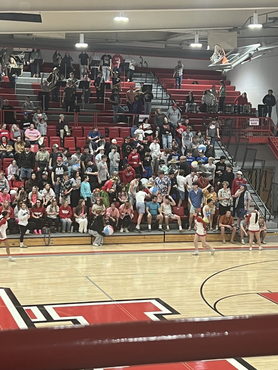 Danny_gray's tweet image. Great high school basketball game, student section was awesome!!! HE DIDN’T WALK!!! TWICE!!!