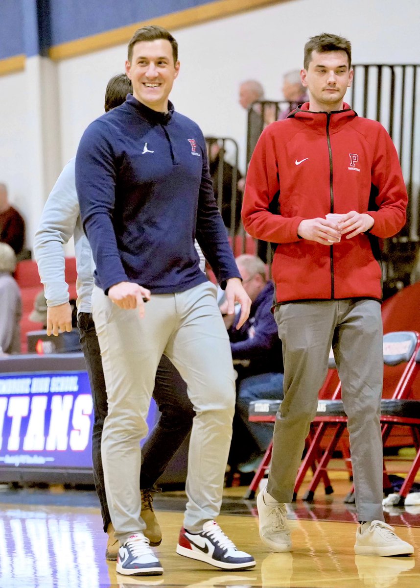 Big win vs. Hudson 
64-61 for Pembroke boys basketball in the first game of the tournament!

Let’s GOOOOO!!!!

dropbox.com/scl/fo/7p8uwor…

<a href="/JacobDerochea/">Jacob Derochea</a> <a href="/_mikeygiese33/">Mikey Giese</a> <a href="/Coach_Vincenzi/">Matt Vincenzi</a> <a href="/PHS_Titans/">Pembroke Athletics</a>