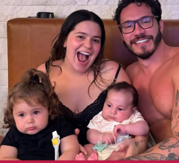 elindobbb's tweet photo. Minha família linda 🐷🌜💜🌞 https://t.co/q38LaFN2m4