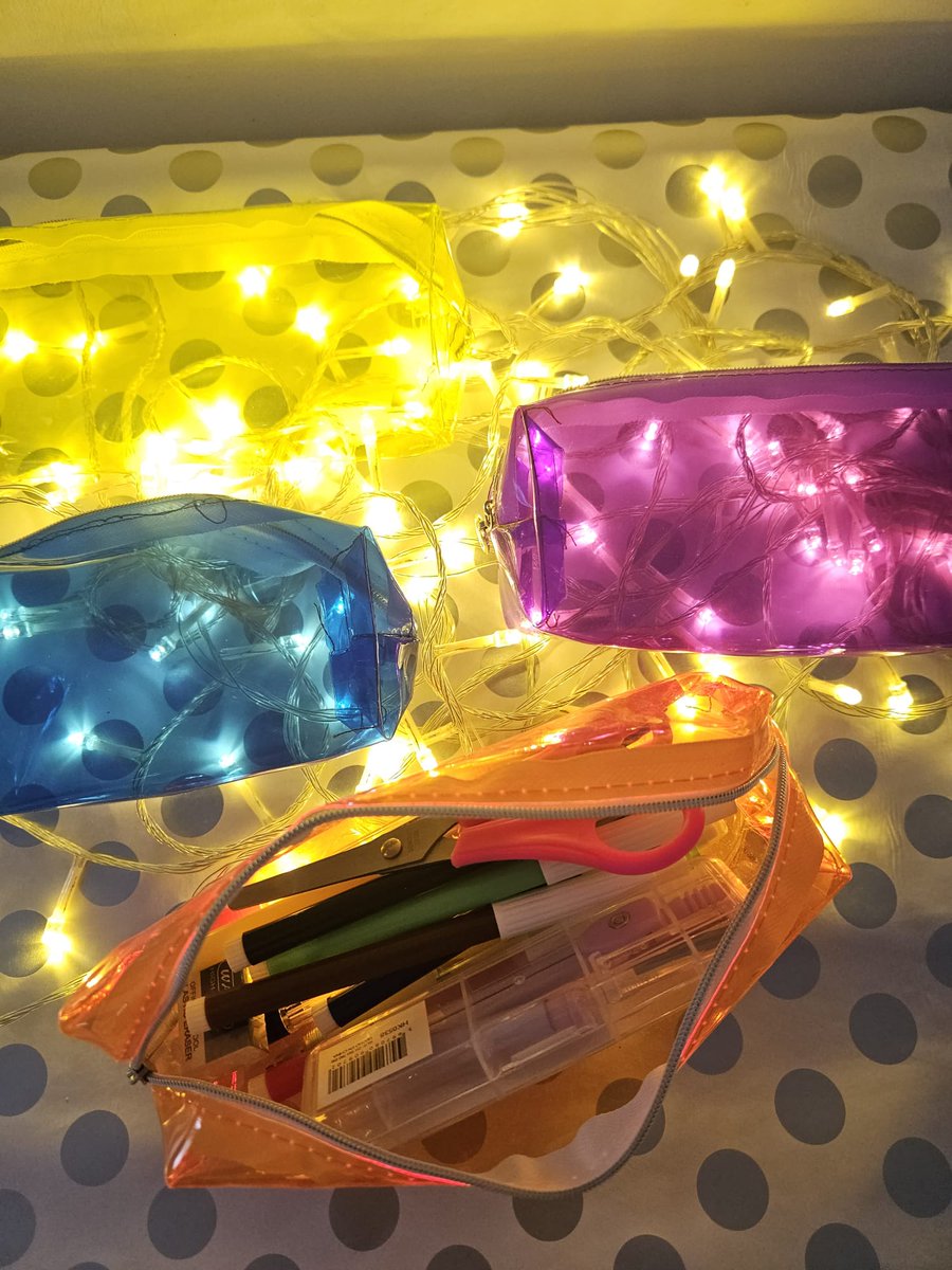 Todo lo que necesitas para empezar las clases ✨✨✨

Un RT nos ayuda pila ✨🫶🏻

Ig: olivia__bazar