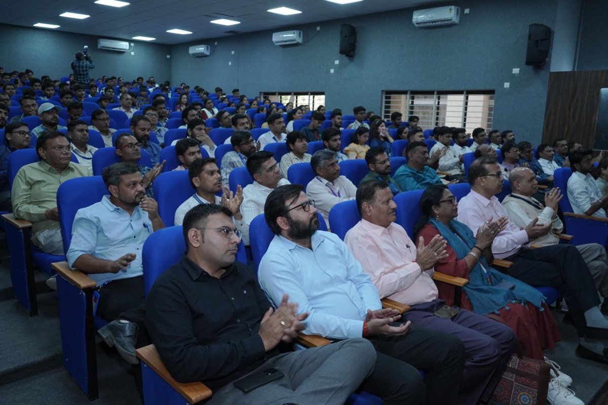 Kaushalya The Skill University inaugurated Gujarat’s first Industry 4.0 Center with Hon'ble Ministers Balwantsinh Rajput &amp; Kunwarji Halpati. A key step for #SkillIndia, it equips youth with industry-relevant skills, boosting Gujarat’s global competitiveness. #AatmanirbharBharat