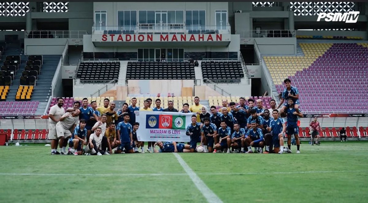 Titipan_Mafia's tweet photo. Jelang Final Liga 2 antara Bhayangkara FC vs PSIM Yogyakarta di Stadion Manahan Surakarta.
Mataram is Love, Mataram Islah 
#MataramIsLove #MataramIslah https://t.co/9K48mkHFwl