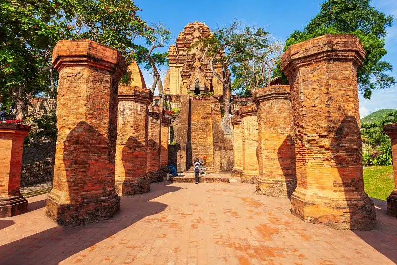 amthuckhanhhoa's tweet photo. THÁP BÀ PONAGAR – DI TÍCH CHĂM PA CỔ LINH THIÊNG TẠI NHA TRANG

Kiến trúc Chăm Pa độc đáo, không gian linh thiêng
Thờ Nữ thần Ponagar – biểu tượng phồn thịnh và hạnh phúc
Khám phá văn hóa, lịch sử Chăm Pa tại Nha Trang
https://t.co/lvataDGSG1... https://t.co/HyiCFq9ZS0