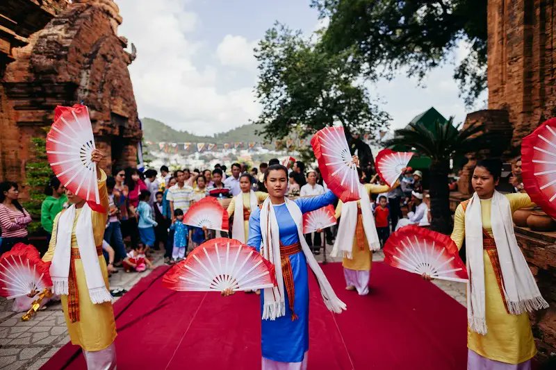 amthuckhanhhoa's tweet photo. THÁP BÀ PONAGAR – DI TÍCH CHĂM PA CỔ LINH THIÊNG TẠI NHA TRANG

Kiến trúc Chăm Pa độc đáo, không gian linh thiêng
Thờ Nữ thần Ponagar – biểu tượng phồn thịnh và hạnh phúc
Khám phá văn hóa, lịch sử Chăm Pa tại Nha Trang
https://t.co/lvataDGSG1... https://t.co/HyiCFq9ZS0
