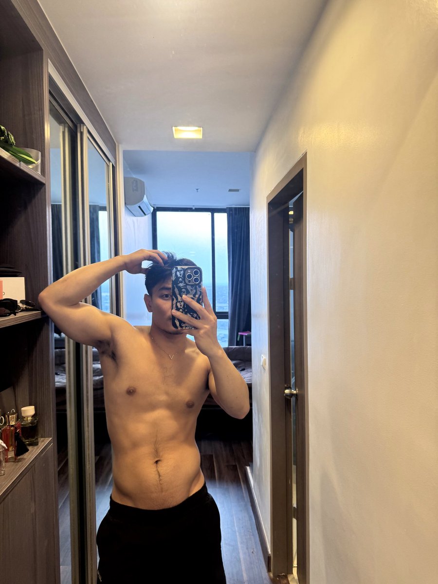 MaybeUd's tweet photo. บรรยากาศพาง่วง 🥱 https://t.co/KqPiJQwZKC