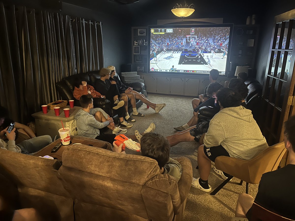 Dinner, 2K, and driveway basketball 🏀 
Outstanding evening with the guys! 
#MustangsRunTogether
