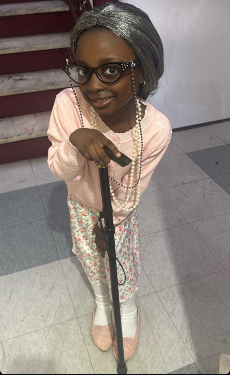 TheraErickson's tweet image. 🎉Celebrating 100 Days of Learning ❤️📚TODAY!  Way to go Kindergartners and 1st Grade.  #100thDayOfSchool #CelebratingLearning #StudentSuccess #OriginalOwls 🦉@D8Connect