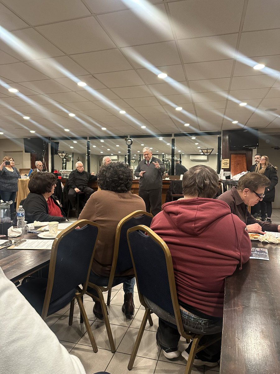 VZReps's tweet image. Great attendance and energy tonight for our petition kickoff evening!! Excited to get these amazing candidates elected!