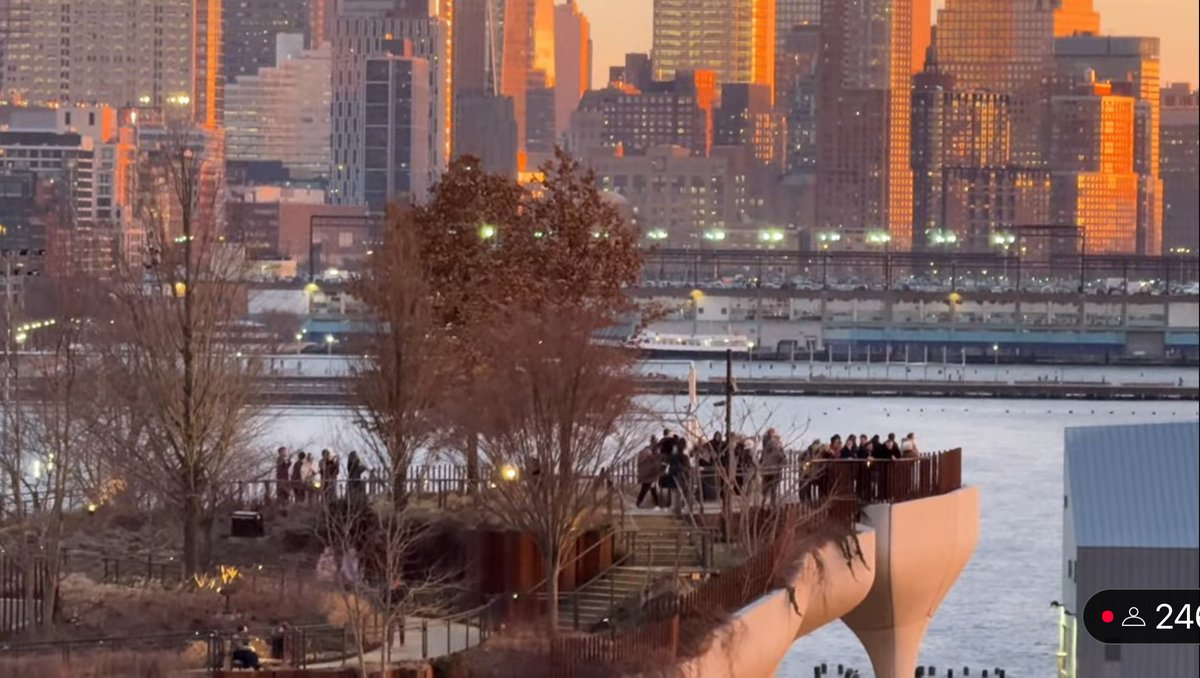 Michele Darling King tweet media