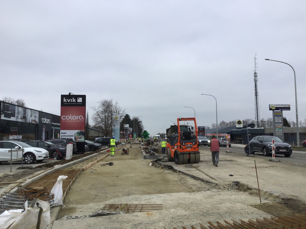 alechat1's tweet photo. #F204 - RP Decathlon-E411 (Wavre) - Etat des lieux au 25/02/25
Il y a déjà 500m de la #cyclostrade quasiment terminés et praticables.
400m autres mètres sont déjà très bien avancés.
Reste 100m (devant la caserne) à finir.
1/ https://t.co/mrr9UYvvAw
