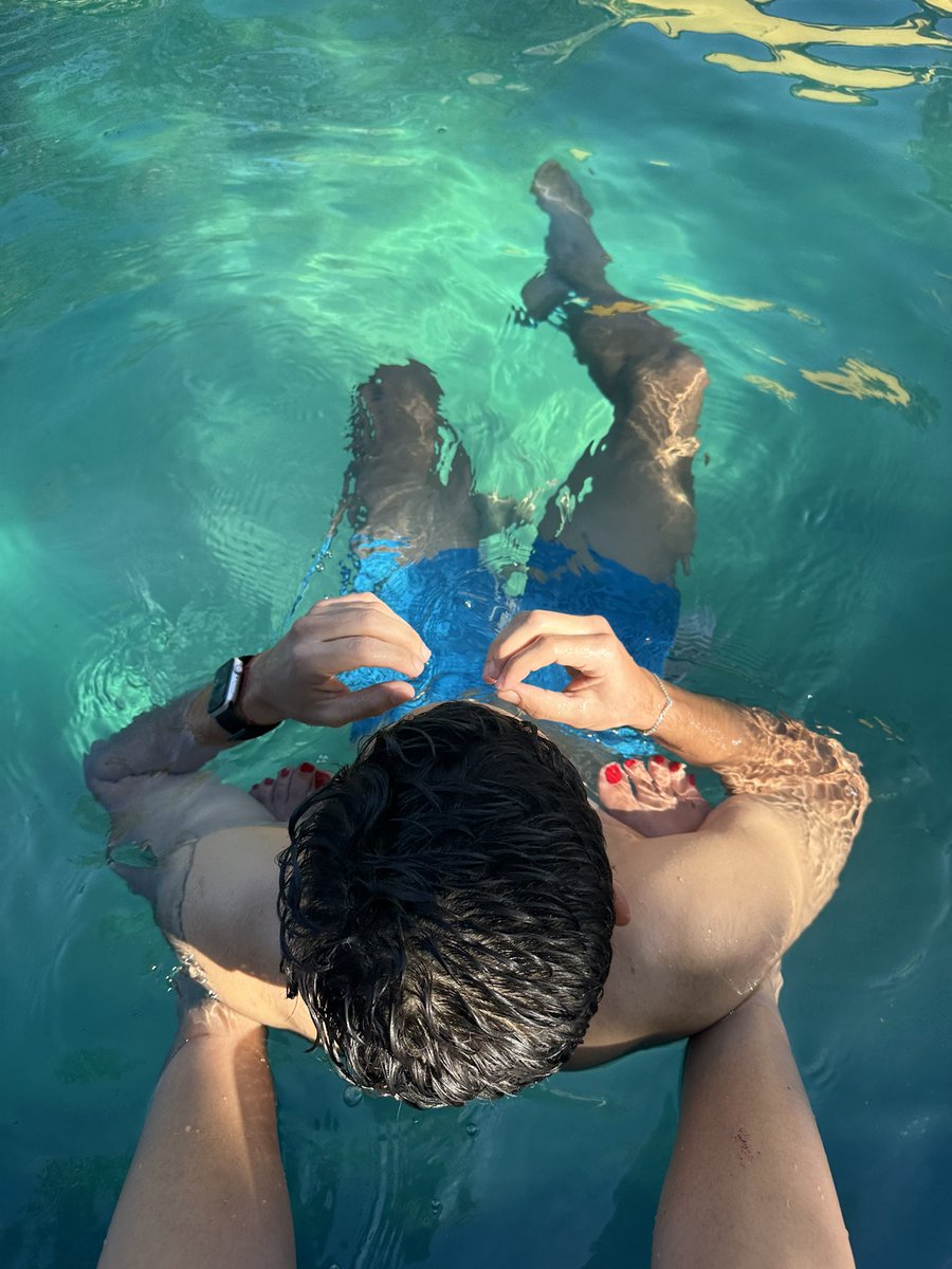 AnaFrancis22's tweet photo. Un finde de playita con mi amor🥰😍 https://t.co/0BjoyvJlgA