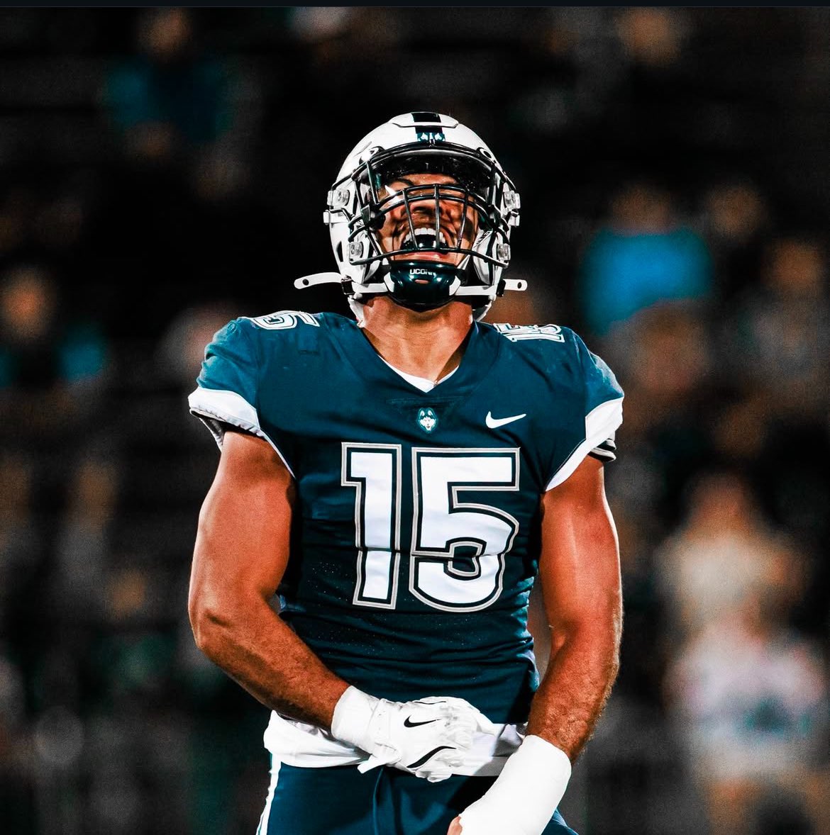 The University of Connecticut offered!!! #GoHuskies <a href="/CoachMac_UCONN/">Kenny McClendon</a> <a href="/UConnFootball/">UConn Football</a>