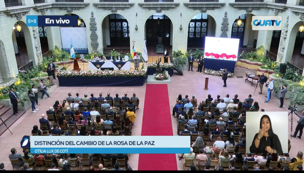 ImpunityWatchGt's tweet image. #25F Las víctimas del conflicto armado decidieron no participar en el acto del presidente @BArevalodeLeon como forma de protesta porque no ha creado el Plan Nacional de Dignificación de Víctimas, que prometió hace un año.