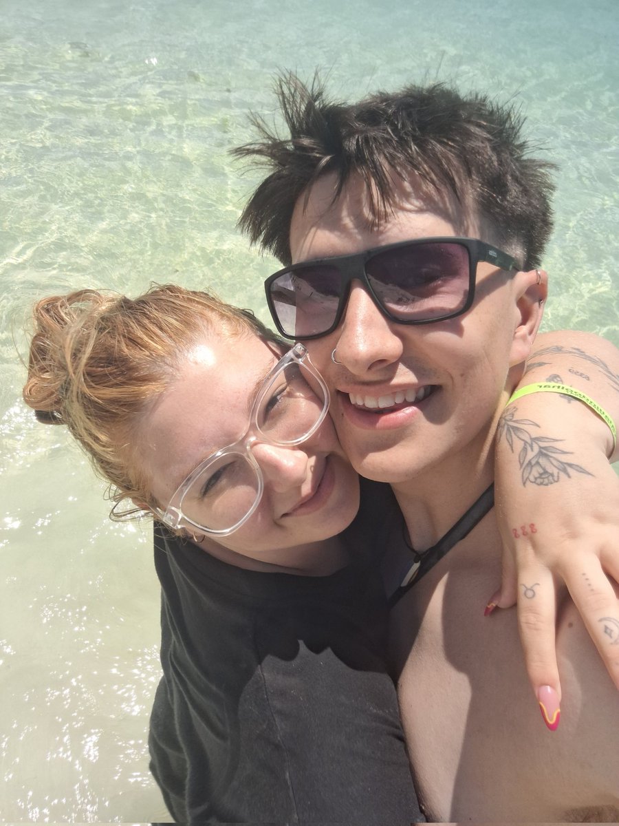 Mvanney's tweet image. Cumpliendo sueños con el amor de mi vida💜