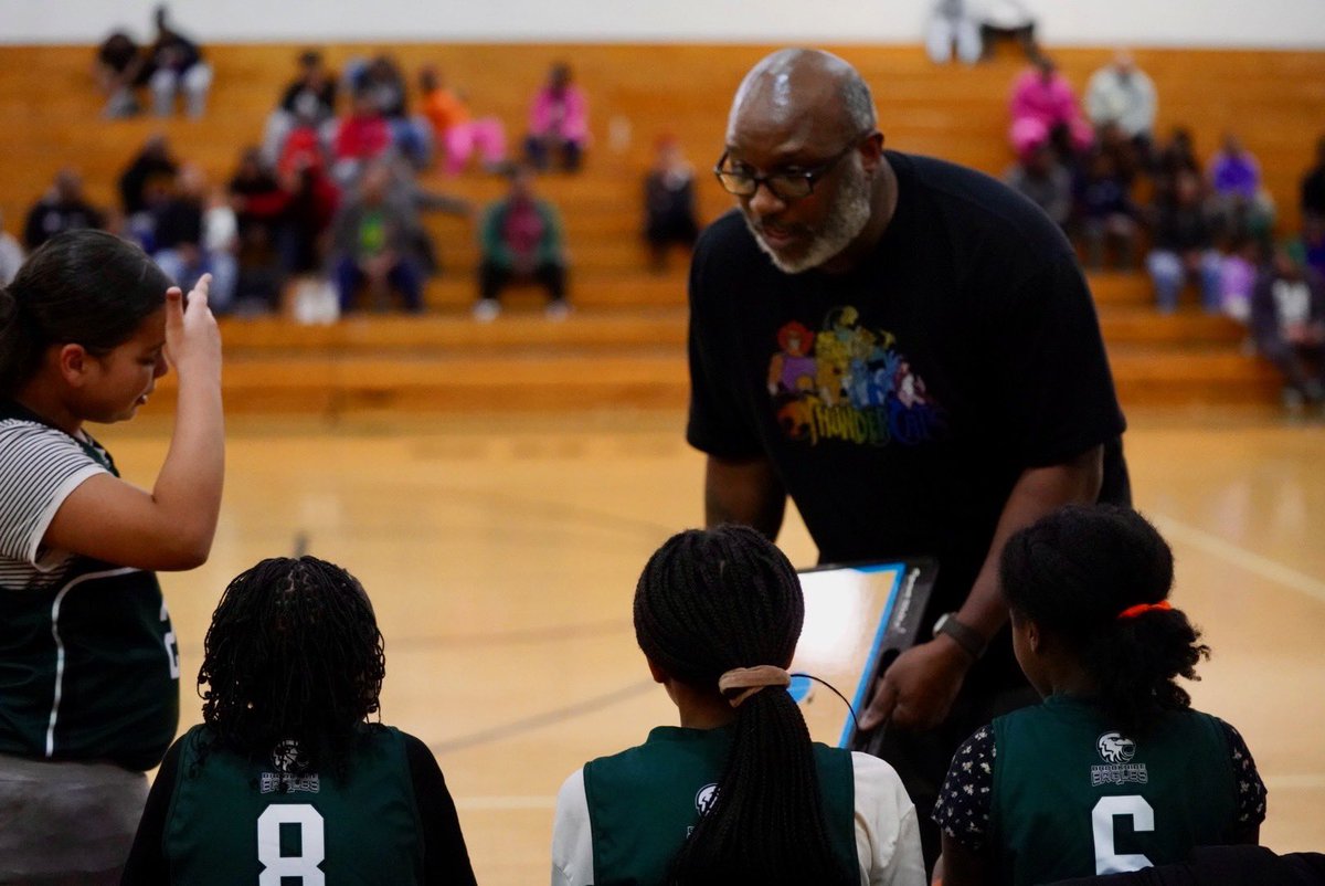 IPS Athletics (@ipsathletics) on Twitter photo We have one more champion to crown! 👑
Our Elementary Girls Basketball Championship Game takes center stage as <a href="/JWRiley43/">James Whitcomb Riley School 43</a> battles <a href="/IPSBrookside54/">IPS Brookside School 54</a>!! We have one more champion to crown! 👑
Our Elementary Girls Basketball Championship Game takes center stage as <a href="/JWRiley43/">James Whitcomb Riley School 43</a> battles <a href="/IPSBrookside54/">IPS Brookside School 54</a>!!