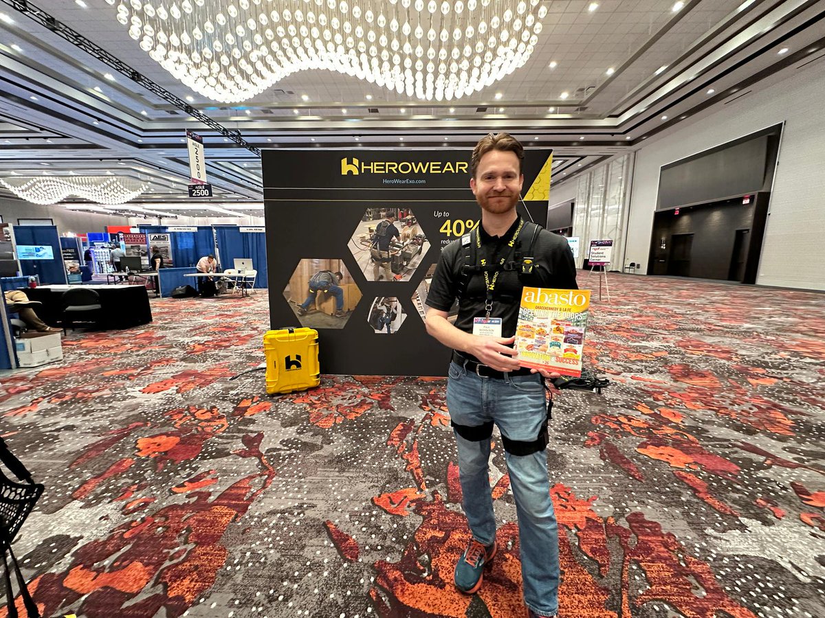 abasto's tweet image. At the #HeroWear booth during @TheNGAShow 2025!

📸 Pictured here is our friend #PaulNicholson.

@NationalGrocers #NGA #TheNGAShow2025 #AbastoMedia #AbastoMagazine
