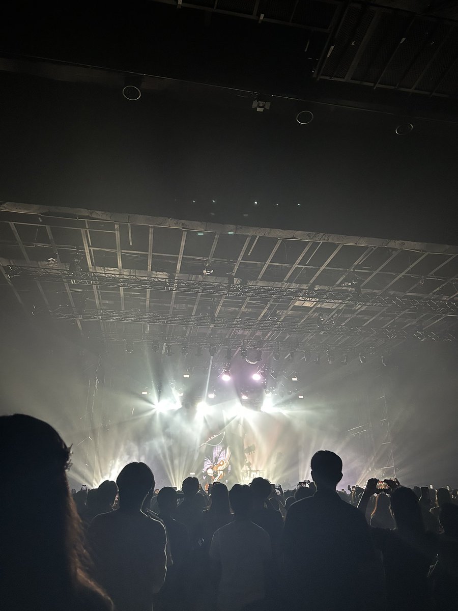 aisvt's tweet photo. 📍play with earth, 0.03 wave to earth @ Megastar Arena

GA standing (back left side)

tbh i was disappointed with the quality, maybe i’ll stick with seating concerts at MSA… cant see them at all bc it was too dark and the stage is too low? https://t.co/wiCZigJqDK