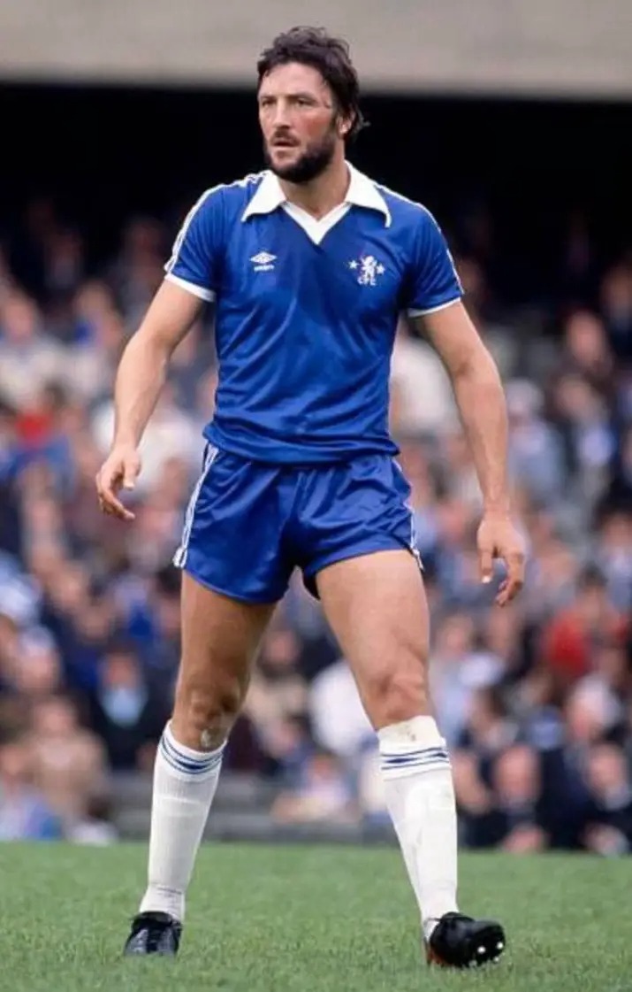 whitewall618431's tweet photo. Chelsea cult player Mickey Droy in a fantastic kit. If he wasn't injured so much in 1980 we definitely would have been promoted. Obviously not the greatest technically but you need players like him in every team I certainly wouldn't argue with him 😁. https://t.co/IY5dRhiYZd