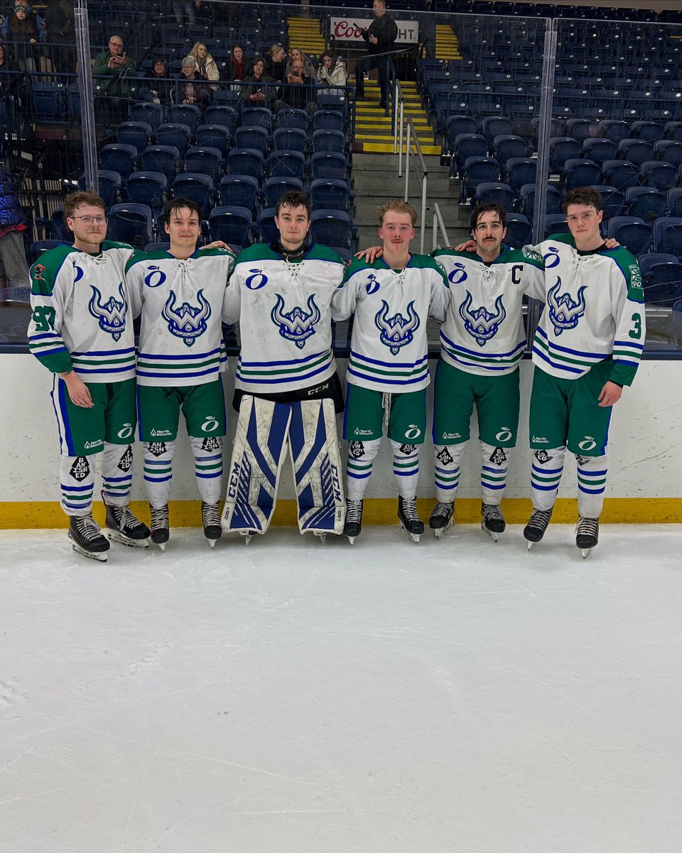 That’s a wrap, our season ends at the hands of the Caps. 

We’d like to say a big thank you to our 6 over agers, thank you for all your commitment to the organization.

Good luck in the future 💚💙

#warriorshockey