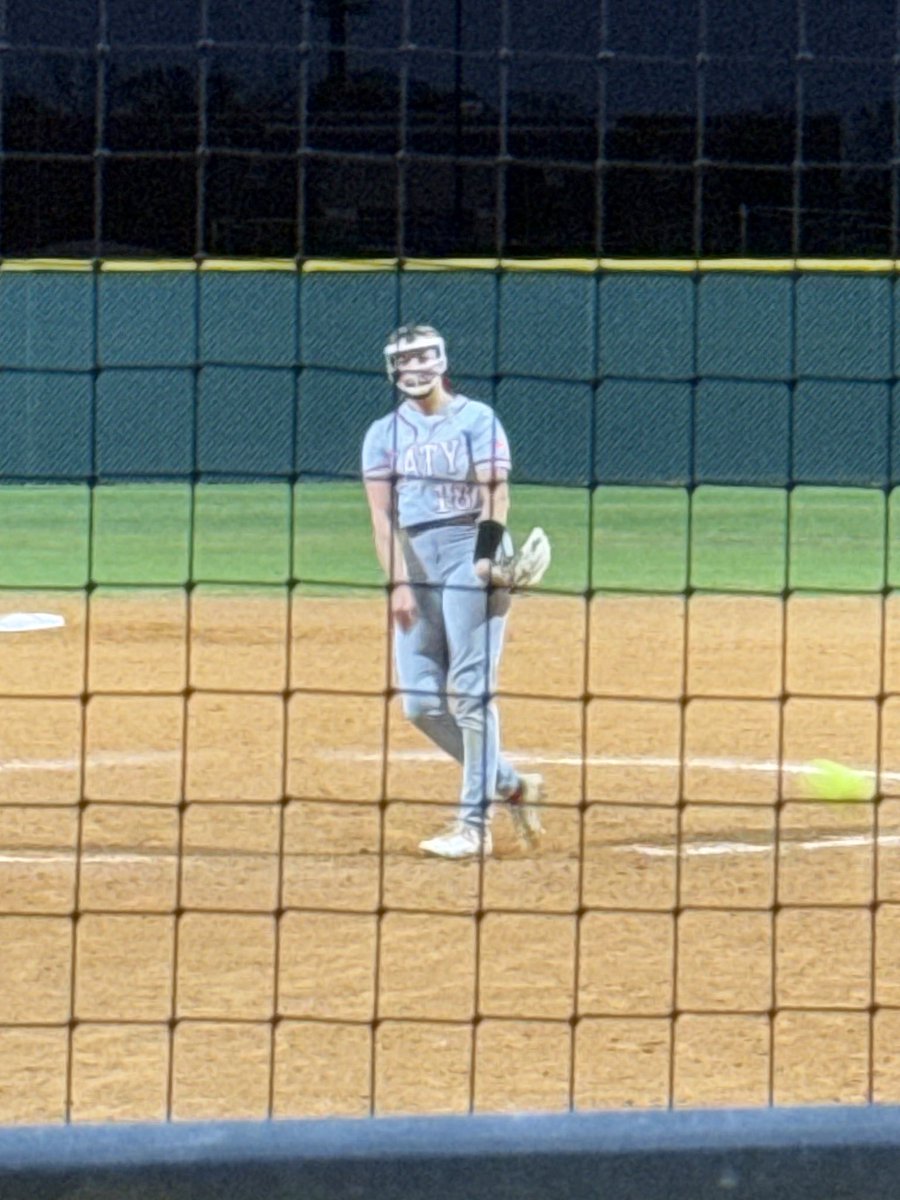 KKKKKKKꓘꓘ

<a href="/LaurynSoeken/">Lauryn Soeken</a> has retired all 9 hitters via the strikeout!

Top 4th

Katy 6
Seven Lakes 0