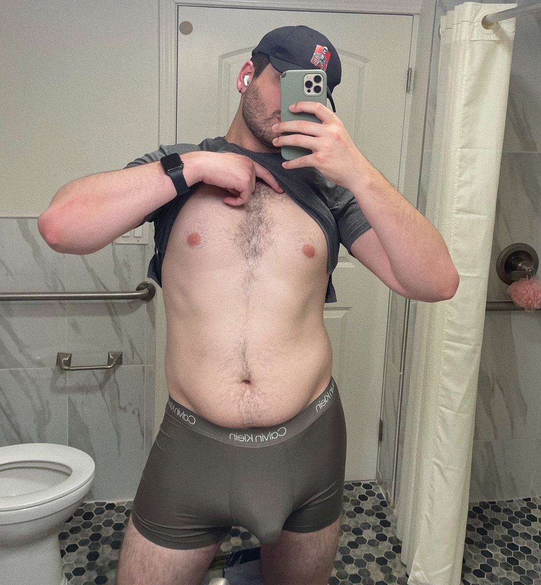 RT/comment if you like my body 💦