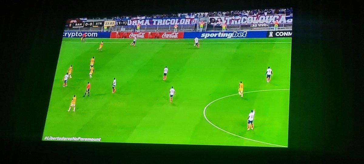 #libertadoresNoparamount só espero que pulga ou Ademir chute no gol hoje