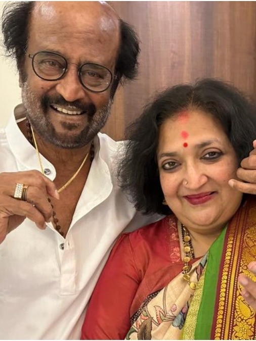 SurjithL's tweet photo. Happy wedding anniversary தலைவர் -லதா மா https://t.co/G6I2I8YEFu