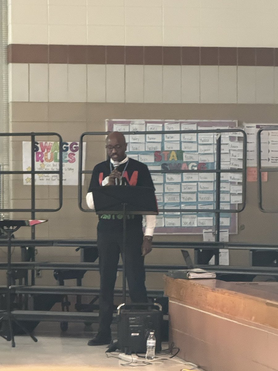 Carrie Burke tweet media