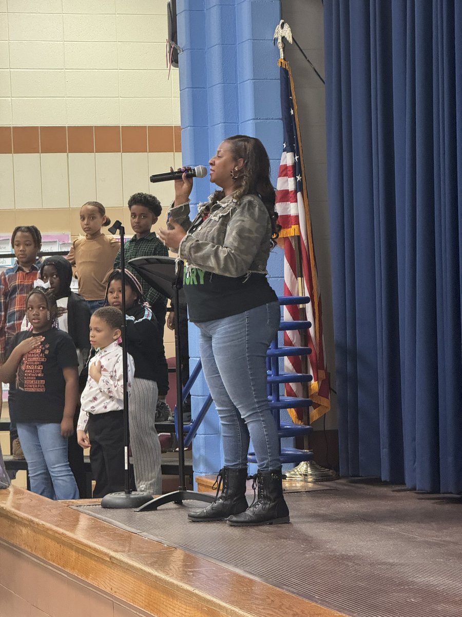 Carrie Burke tweet media