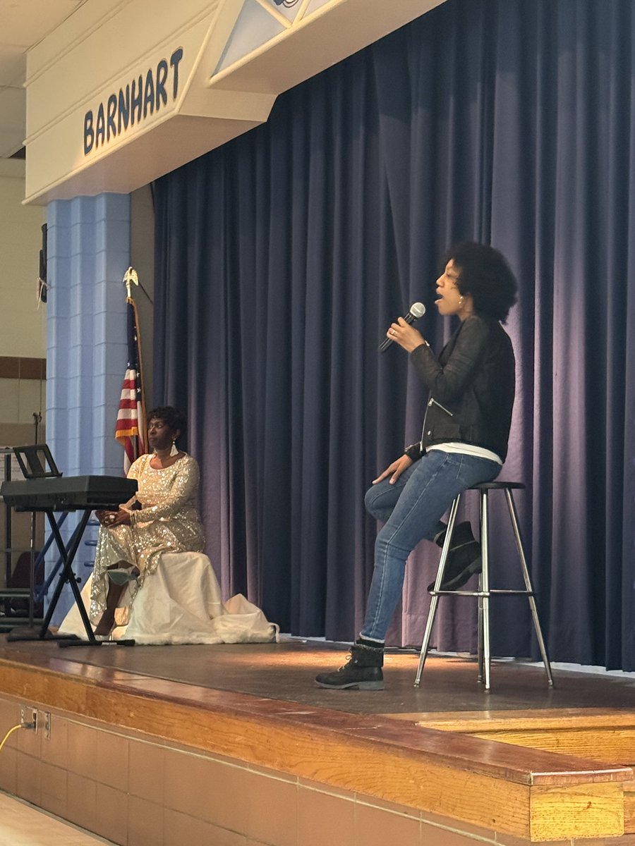 Carrie Burke tweet media