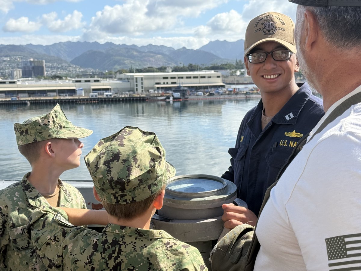 JointBasePHH's tweet photo. #USSMichaelMurphy (DDG 112) hosted R.D. Stethem Battalion Sea Cadets as part of @navyreghawaii & COMNAVSURFGRU MIDPAC's ship tour program, which provides local civic groups the opportunity to tour USN ships homeported at JBPHH. #inspiringourfuture
USN ๐ท Daniel Sanford https://t.co/E4Ikutzlwc