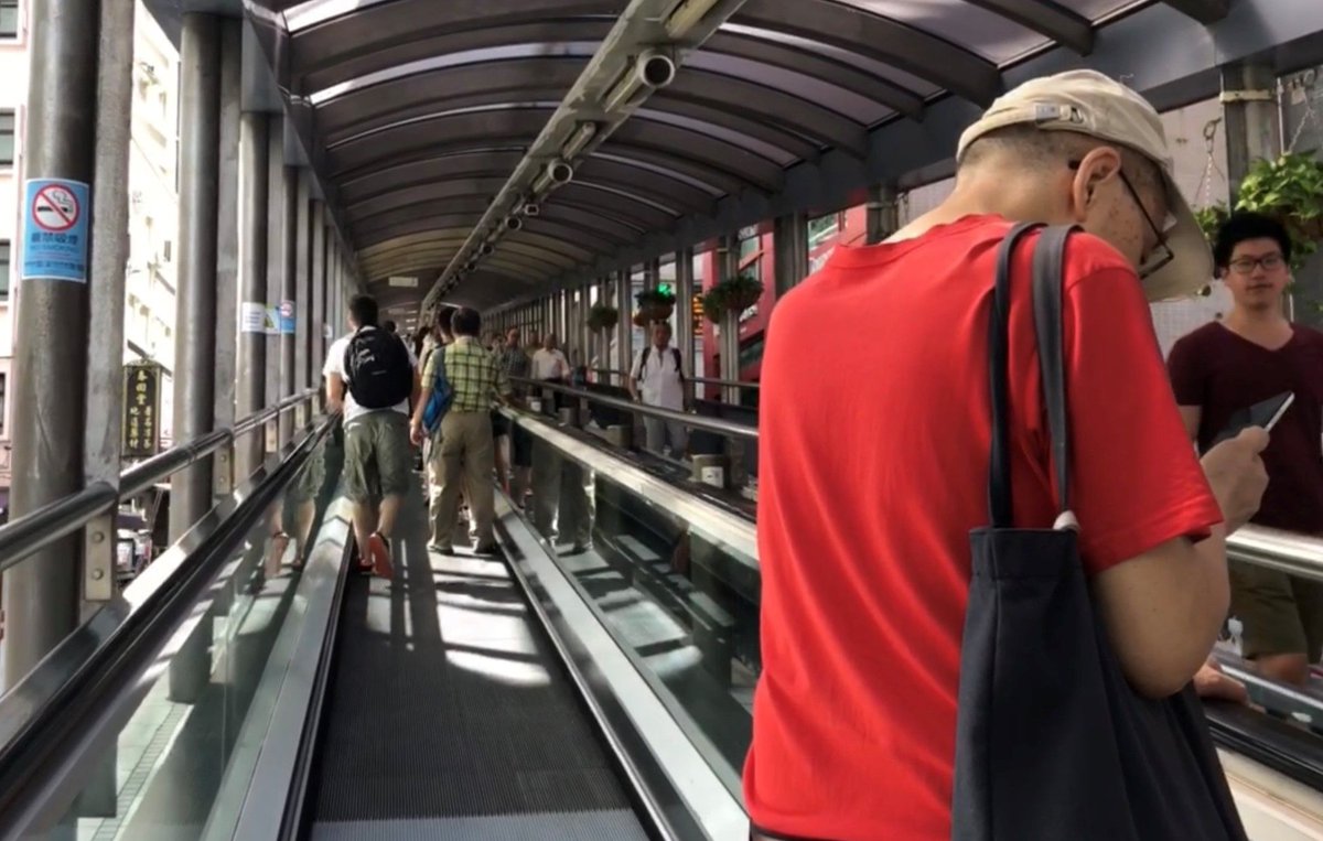 ucfoodietv's tweet photo. Tuesday BingeWatch: We go back to Hong Kong -- the way it was. https://t.co/kIjEORYSWE #HongKong #TuesdaybingeWatch #Food #Travel #Booze #Foodie #UndercoverJetsetter #JohnDaly #SusanAnzalone #TravelLikeALocal #offbeatenpath #Vacation #stayathome #jetsettheworld #jetsetathome https://t.co/1HGYDs2niS