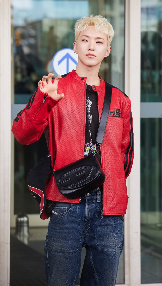 ulthorangdan's tweet photo. 250226 HOSHI IG Story 🌟

AMBASSADOR HOSHI FOR DIESEL 
#HOSHIxDieselFW25 #DIESEL
#MilanFashionWeek @pledis_17 @DIESEL https://t.co/9qJPjvaInW