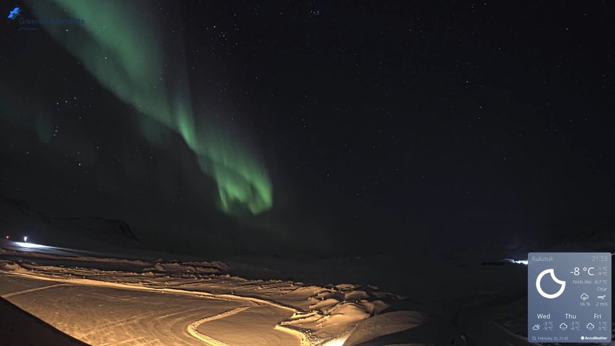 OtaruPhantom's tweet photo. 今日、2月26日 #デンマーク #Greenland #Kulusuk(北緯65度34分)cam2 Westのライブカメラで #オーロラ を確認。飛行場の先の暗い夜空に #緑色オーロラ が出た。新SNS #bluesky(https://t.co/D8wbLfEwpk)もよろしく! URL: https://t.co/SCneT9yA7Z #northernlights #aurora #Auroraborealis https://t.co/zdKl64LEGV