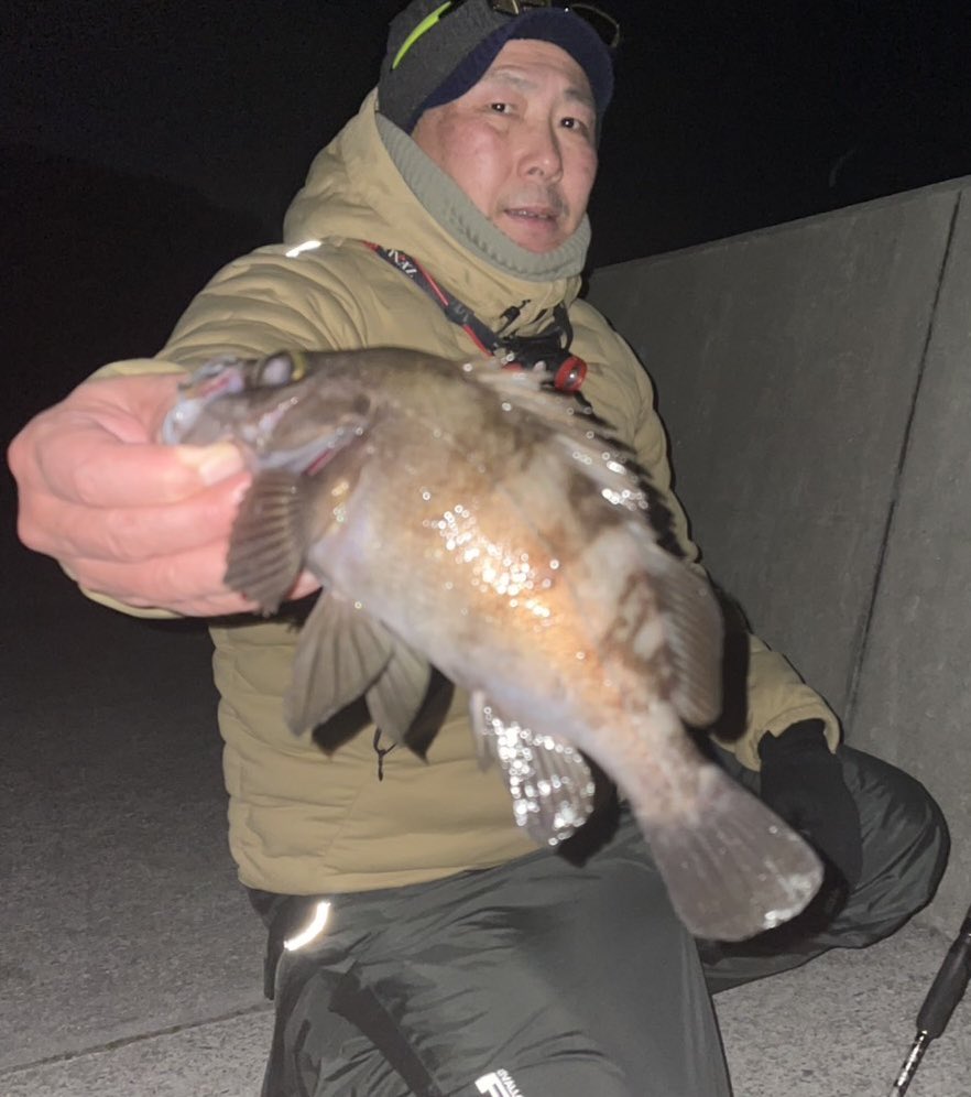 昨夜は抜けがけヒッシング！
のはずが後輩も登場😁
お魚はご機嫌ナナメ😓25くらいの２本！
#pozidrivegarage 
#ポジドライブガレージ
#宮城
#石巻
#女川
#PR