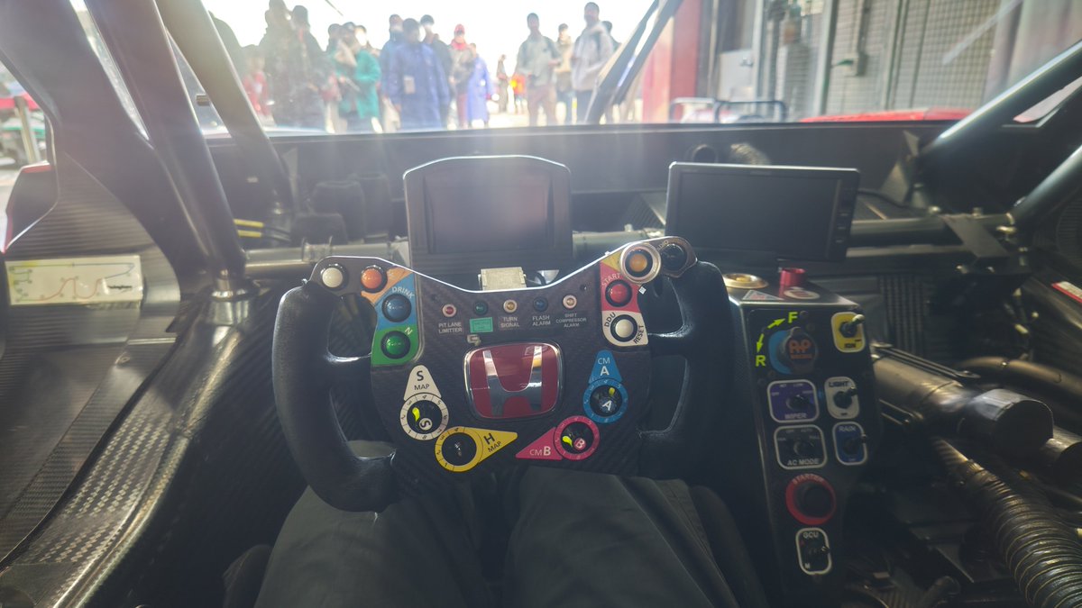 kasei_racing's tweet image. #ModuloTHANKSDAY
での1コマ

NSX-GTのコックピット体験