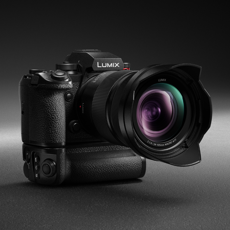 LUMIX_Japan's tweet photo. ＼新商品発表！！／​
LUMIX S1RII登場！​

従来から定評のある美しい描写性能はそのままに、​高解像かつ高速性能を両立。​また8K動画記録も搭載したハイエンドモデルです。​

​詳しくはこちら​​
​
#LUMIXS1RII​
#LUMIXJAPAN