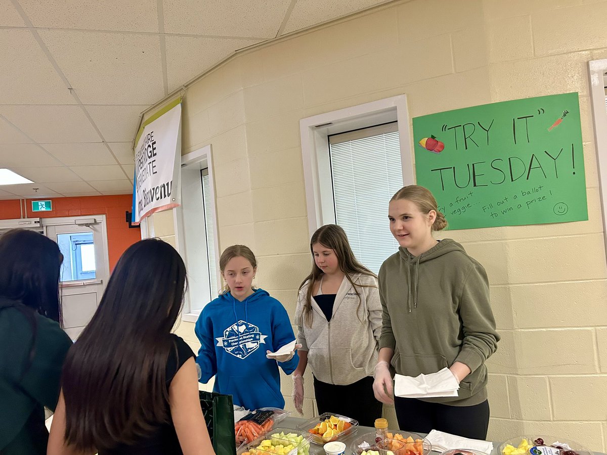 Our first ever “Try It Tuesday” at <a href="/JuniperRidgeNL/">Juniper Ridge Int</a> was a huge success! Students were encouraged to bring healthy snacks from home, and to try some of the fruits and veggies provided 🍓🍊🥕🫑 <a href="/NLSchoolsCA/">NLSchools</a>