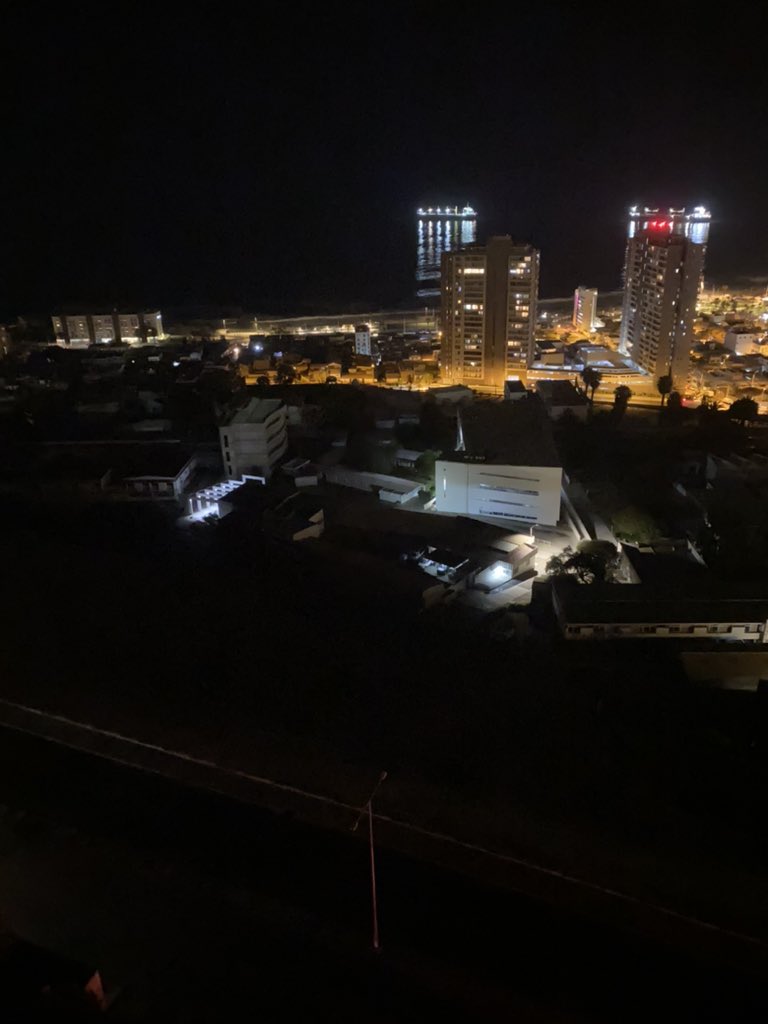 xivasa's tweet photo. Todavía sin luz #coviefi #altosdelmar #ucn  #antofagasta https://t.co/GdmPRUw45k
