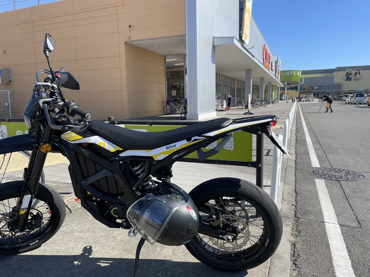 cbr_like's tweet image. お買い物に役立つヘルメットホルダー🪖
#ultrabee
#ウルトラビー