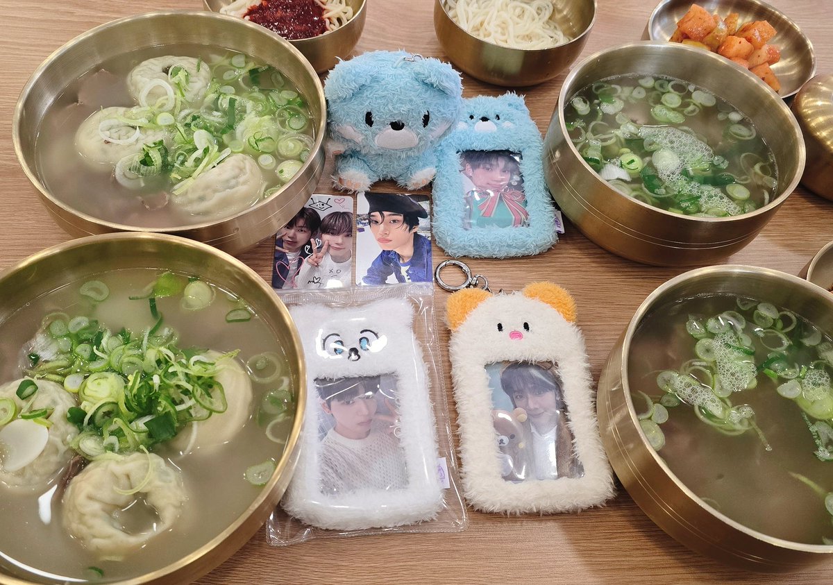mwoong_jung's tweet photo. 📍동남집 
사녹중간에 와아아아아앙🤤🤤
#한빈아_여기_letsgo
#정현아_여기_맛_쩡단 
#승어니_밥먹언니
#정혀니도데꼬가 https://t.co/lMylqsLmOc