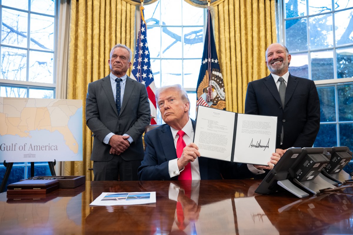 SecKennedy's tweet image. Thank you @POTUS for your steadfast leadership in issuing an executive order that mandates clear, accurate, and actionable healthcare pricing. This executive order will empower patients with the knowledge they need to make informed health decisions. At @HHSgov, we are fulfilling…