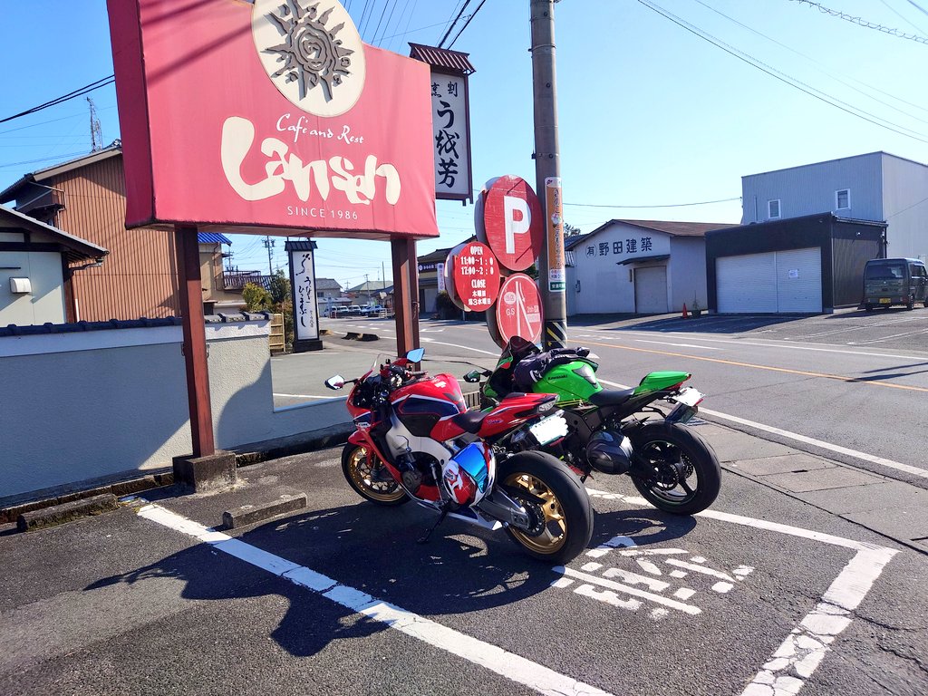 GaroRei's tweet photo. ㊛2人で、三重まで ツーリング🏍💨
気になってた お店へ💞
店内は、お洒落✨
デミハンバーグ🍳を食べましたが、かなりの美味しさ🥰
デザートで、ショートケーキ🍰も💞これまた ひと手間かけてて 可愛い💞美味い🥰
また 行きたい お店です😆
#Lansen https://t.co/5zLvfUCuua