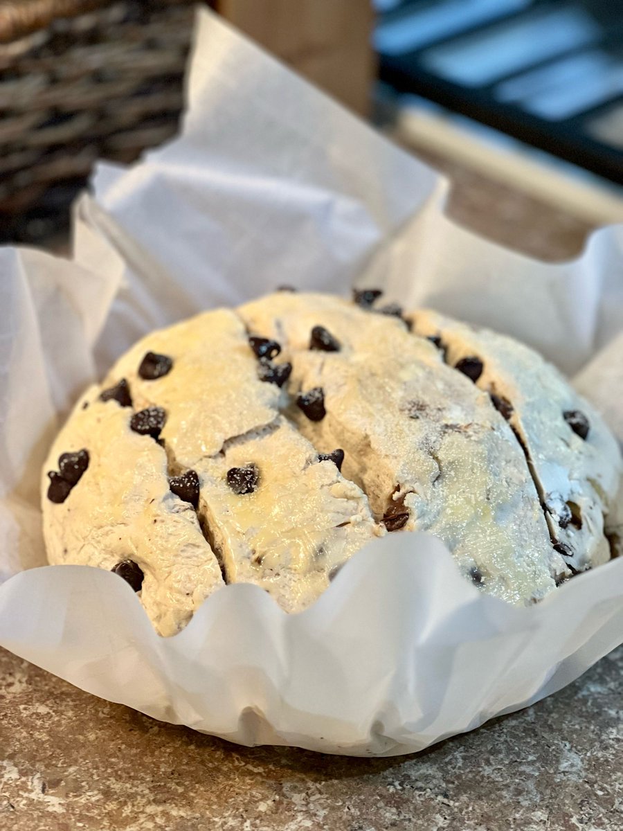 Allentown1711's tweet photo. Walnut Chocolate Chip #SourdoughBread headed into the oven.
#FeedYourSoul #PostTheOrdinary #LifeItsWhatsHappening #ExperimentalLoaf https://t.co/RznObwcZCh