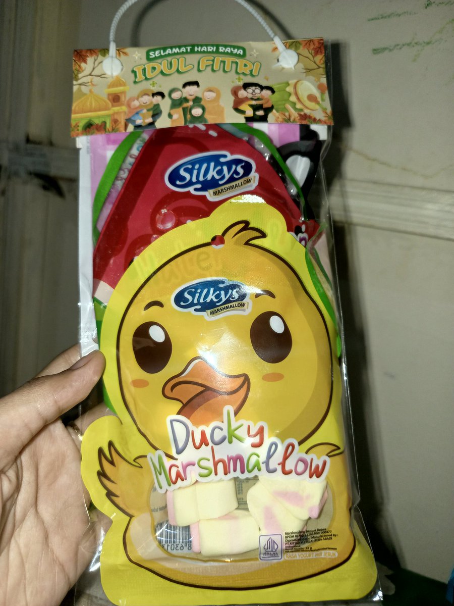 Louis_catr's tweet photo. Buat yg domisili jakarta sama Bekasi kira kira ada yg mau beli snack hampers gini gak ya, kalo mau bisa langsung hubungi aku ya 
Aku baru mulai usaha ini
Yg kiri aku hargain 10 ribuan 
Yang kanan 6 ribuan
Bisa request juga yaa 

Bantu like dan komen ya biar rame, makasih semua https://t.co/eqK1mufXEs