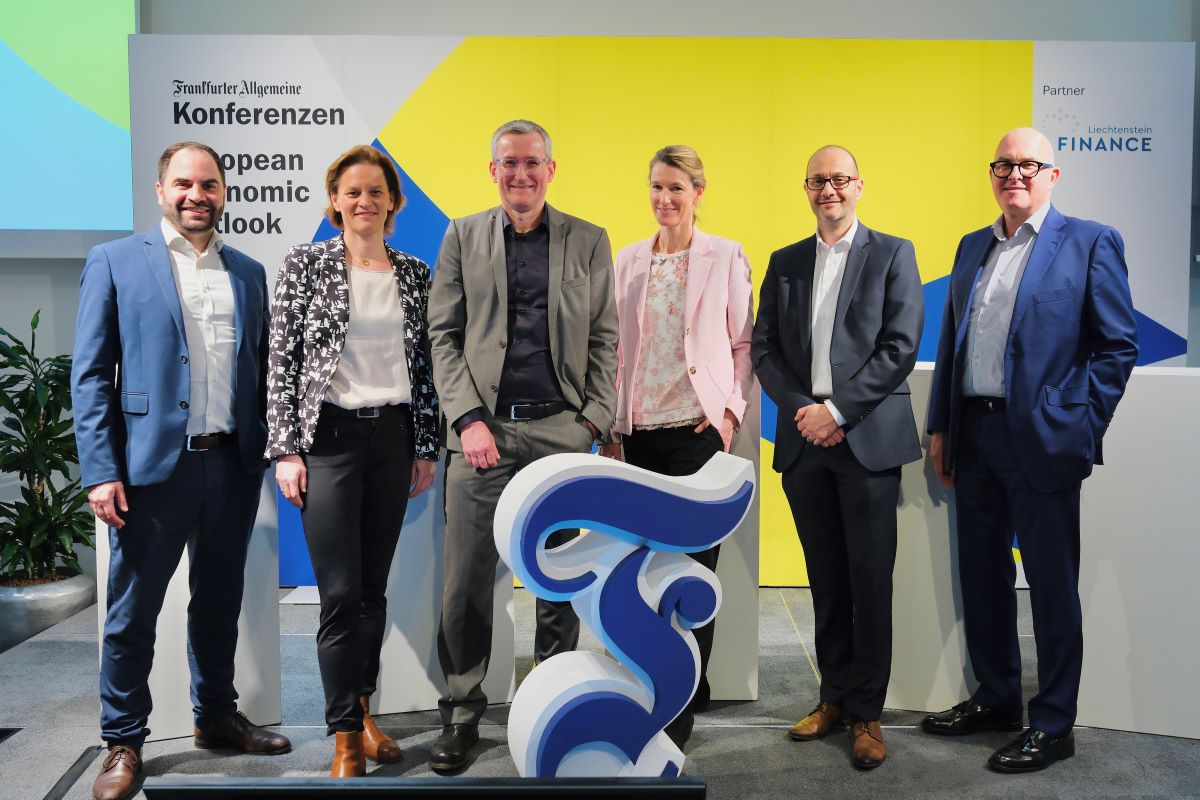 European Economic Outlook: Unter dem Titel «Künstliche Intelligenz in der europäischen Finanzwirtschaft» diskutierten Experten aus Liechtenstein und Deutschland, wie sich Wettbewerbsnachteile und -vorteile aus der KI ergeben: bit.ly/3QAKbQ7