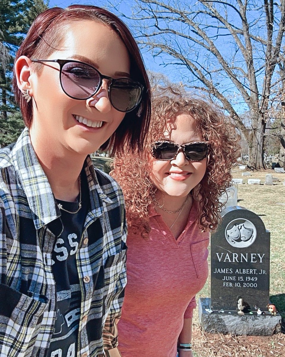 This little gal (in the pink, Jim Varney’s niece) &amp; I did our seasonal cleanup of Jim’s grave at the Lexington Cemetery today.

It’s an honor &amp; a privilege to care for the final resting place of such an enigmatic, impactful, &amp; special person. God bless Jim Varney. 💖💖